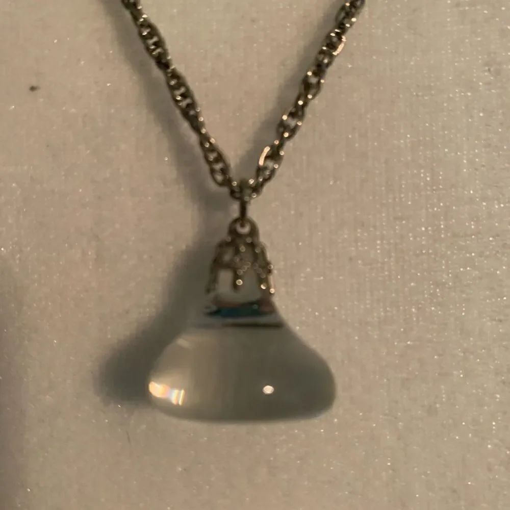 Necklace   - Picture 2 of 2